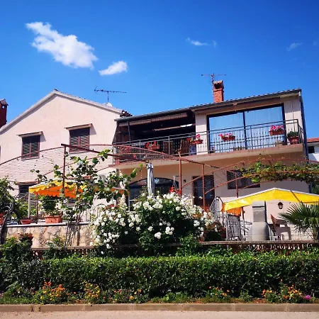 Ferienwohnung Familija Cvitkovic Funtana Exterior foto