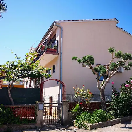 Ferienwohnung Familija Cvitkovic Funtana Exterior foto